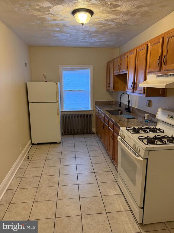 Building Photo - 703 N Augusta Ave