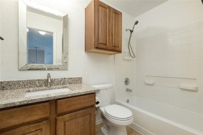 Building Photo - 17909 Maxa Dr
