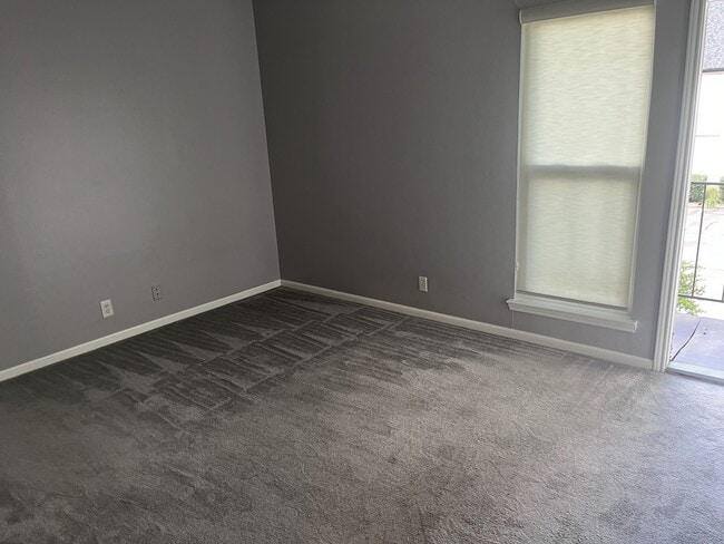 Building Photo - 1307 Kinney Ave