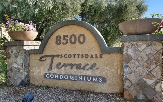 Building Photo - 8500 E Indian School Rd