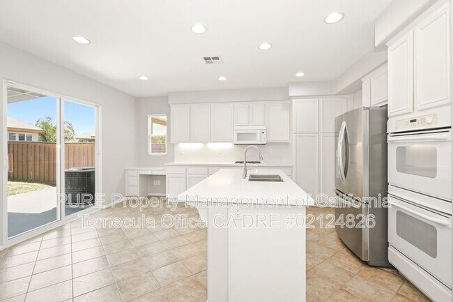 Building Photo - 29772 Sceptrum St