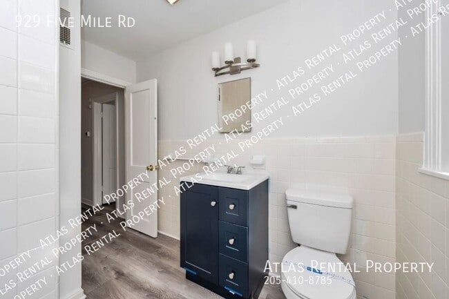 Building Photo - 929 5 Mile Rd