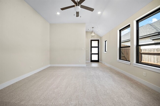 Building Photo - 233 Trapper Creek Dr