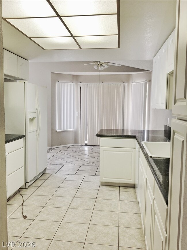 Building Photo - 3966 Avocado Dr