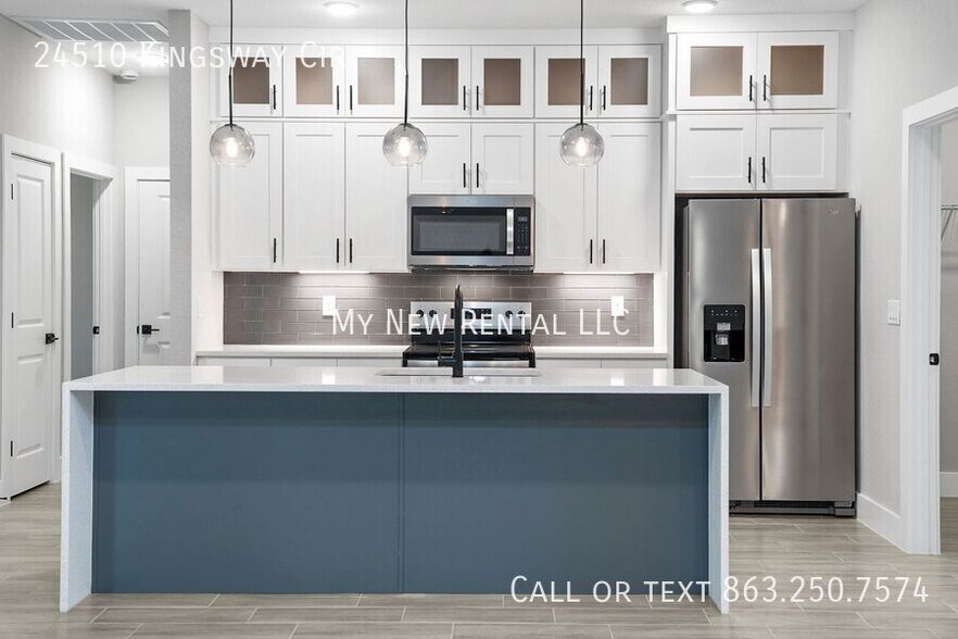 Building Photo - 24510 SW Kingsway Cir