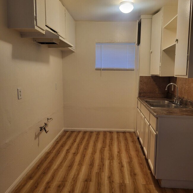 Building Photo - 2315 W Compton Blvd