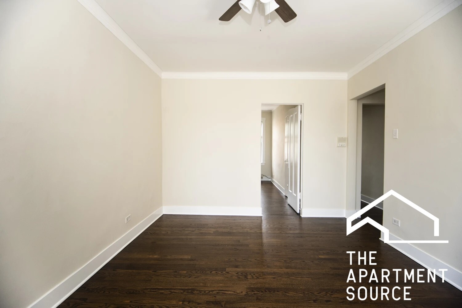 Building Photo - 3845 N Greenview Ave