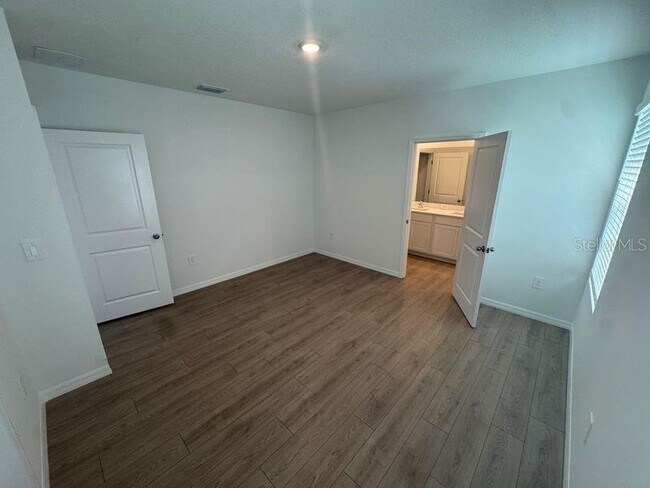Building Photo - 32382 Weathered Oak Dr