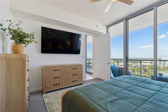 Building Photo - 400 Central Ave