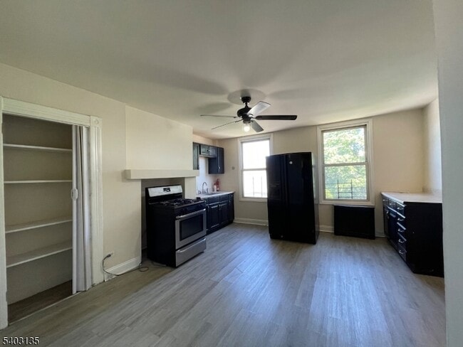 Building Photo - 115 Park Ave