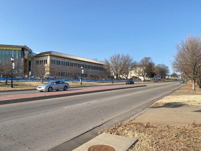 Building Photo - 2080 SW Washburn Ave