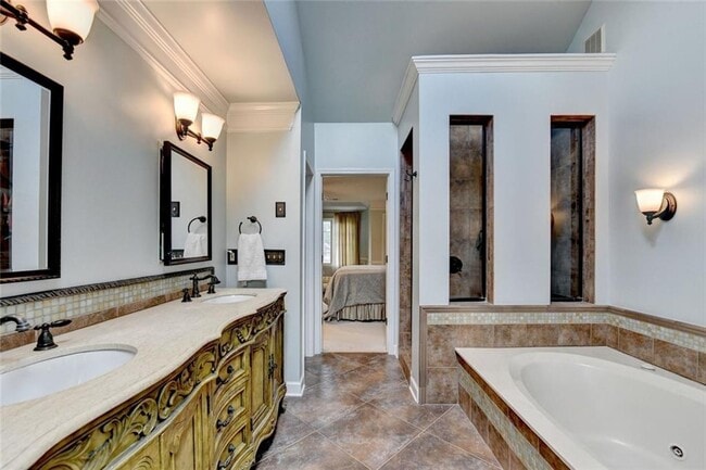 Building Photo - 2611 Briers N Dr