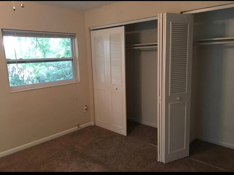 Building Photo - 1100 Granada Way