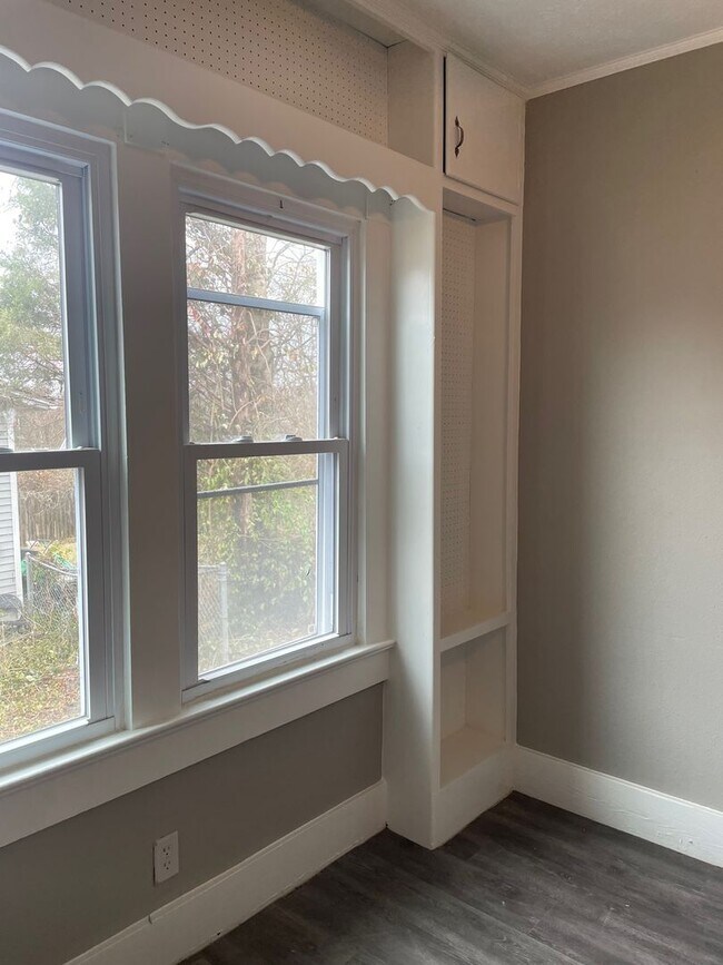 Building Photo - 312 Sumpter Ave