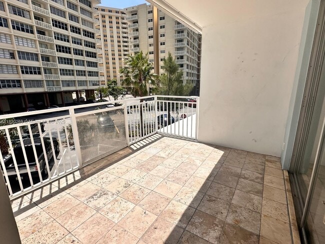 Building Photo - 1801 S Ocean Dr