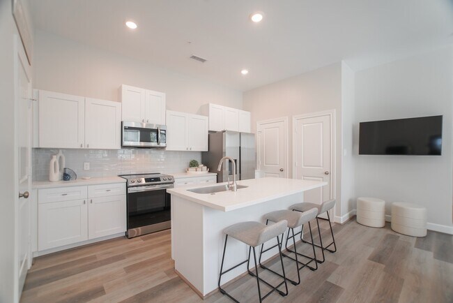 Building Photo - 504 Nursery Rd