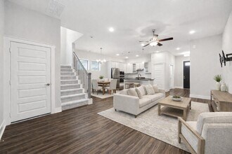 Building Photo - 15156 Parkland Canyon Dr