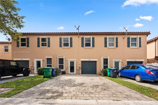 Building Photo - 16958 SW 92nd St