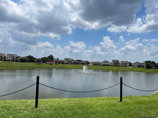 Building Photo - 20806 Settlers Lake Cir