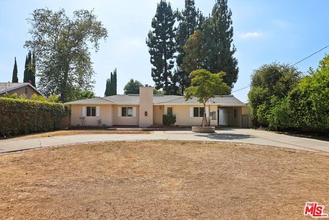 Building Photo - 6727 Orion Ave
