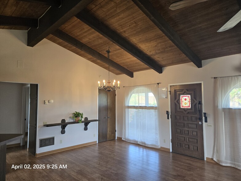 Dining - 5819 Redondo Dr
