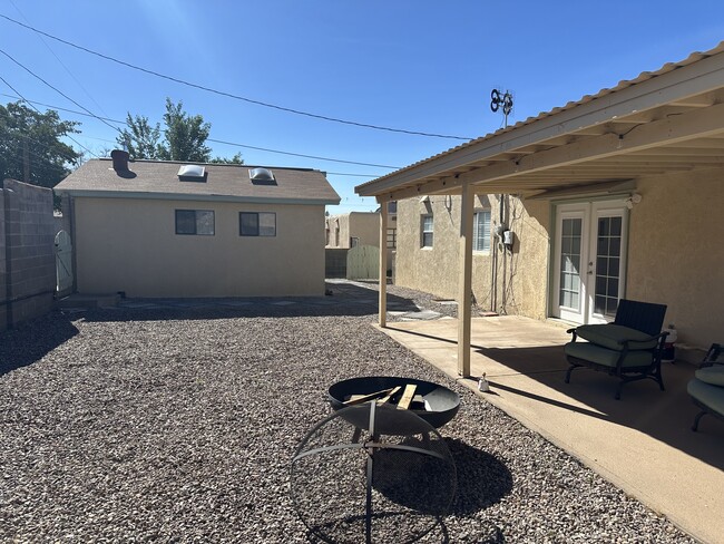 Building Photo - 1516 Lincoln Ave