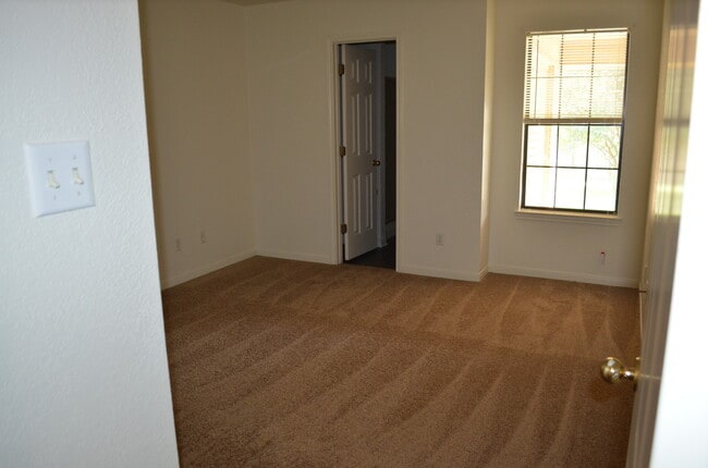 Building Photo - AFFORDABLE 2 BEDROOM DUPLEX IN HARKER HEIGHTS