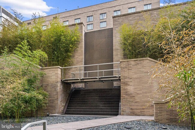 Building Photo - 1111 23rd St NW