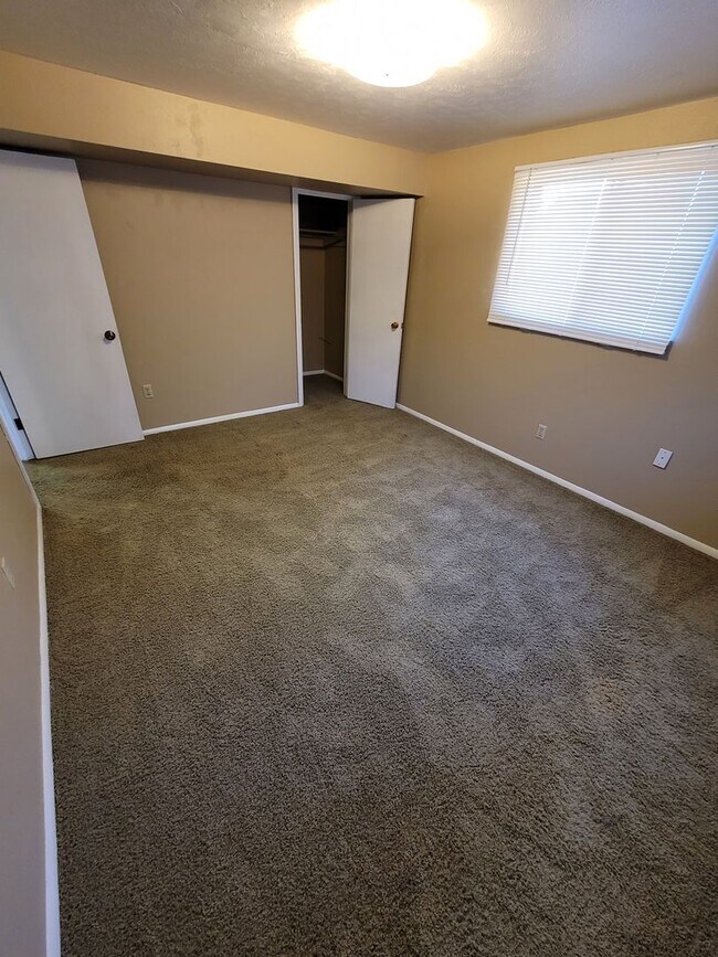 Building Photo - Great 5br/2ba House in NE Colorado Springs. Near UCCS