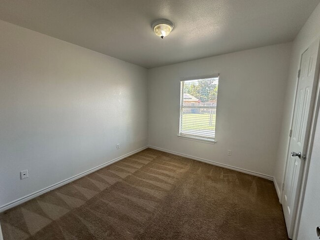 Building Photo - Wonderful 3-Bedroom Dallas Home For Rent!!