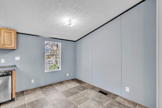 Building Photo - 1 Alice St