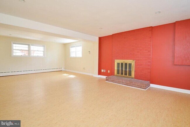 Building Photo - 3035 Hazelton St