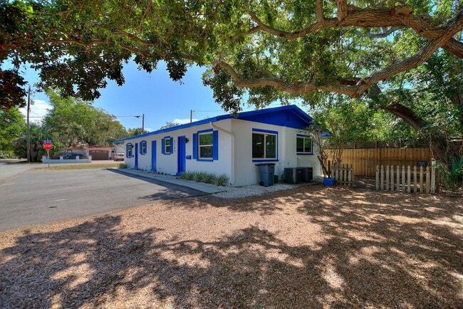 Building Photo - 5100/5102 24th Ave - Duplex