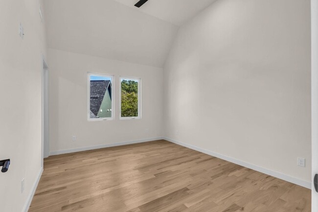 Building Photo - Amazing New Construction in North Nashville!