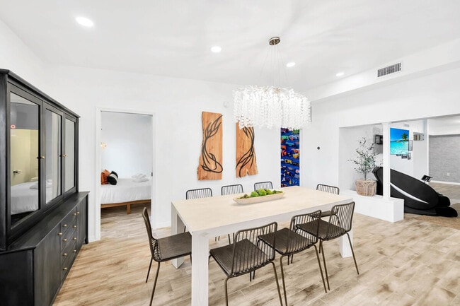 Building Photo - 10755 Clara Ln