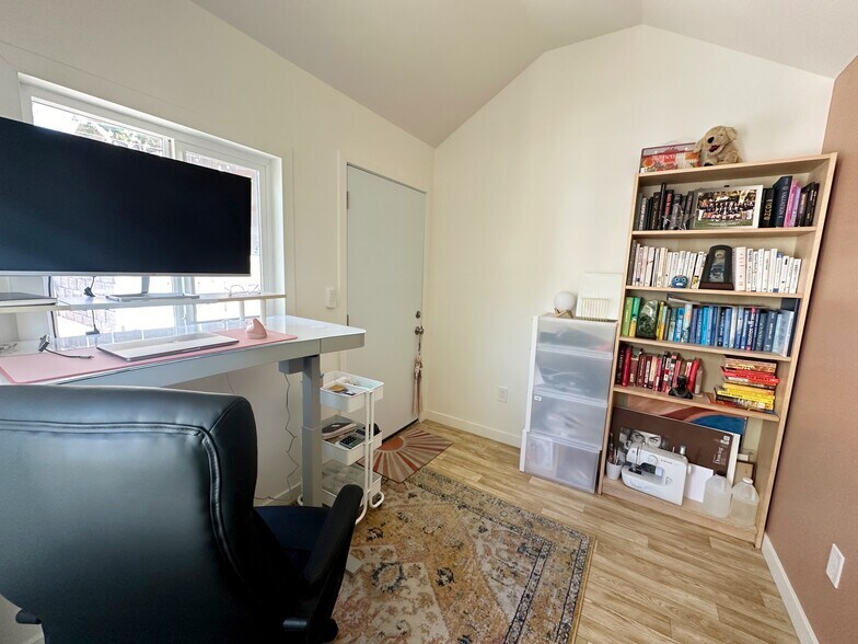 Building Photo - 1633 Glenwood Dr