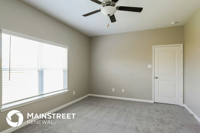 Building Photo - 23028 Bellini Dr