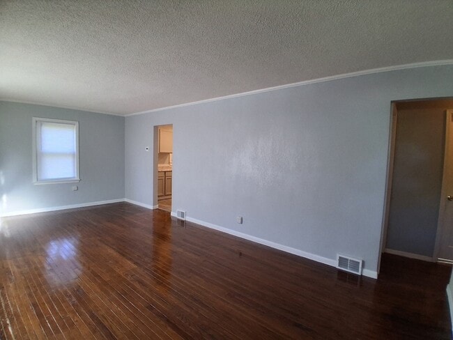 Building Photo - 211 Swisher Ave