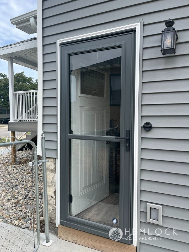 Building Photo - 601 S 1st St