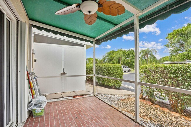 Building Photo - 368 Waterside Dr