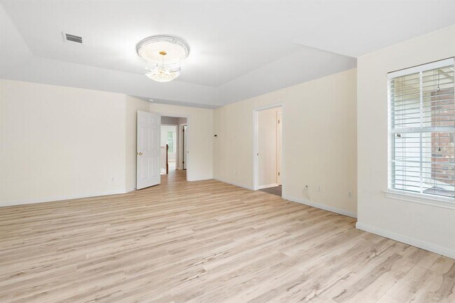 Building Photo - 15224 Calaveras Dr