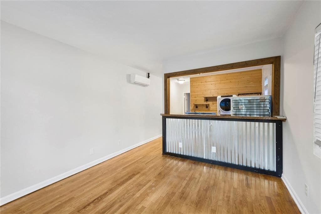 Building Photo - 121 Fairview St