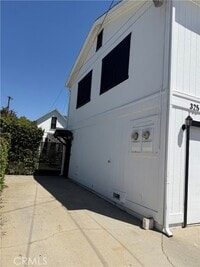 Building Photo - 325 N Vermont Ave