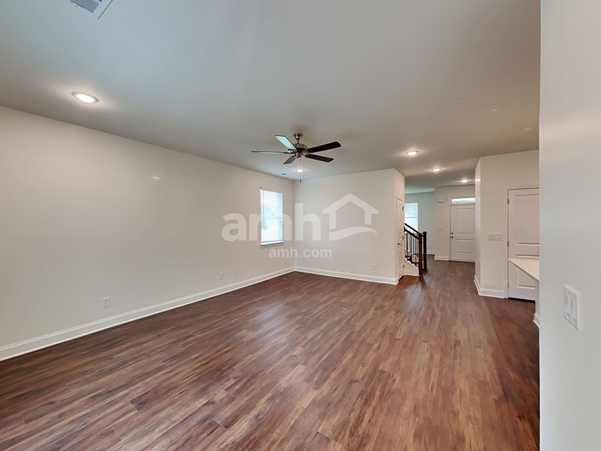 Building Photo - 189 Willow Ln