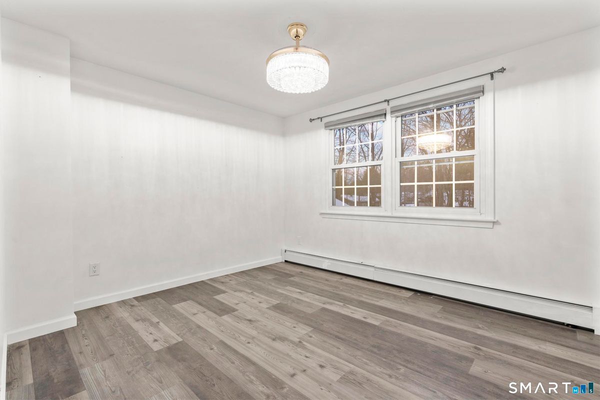 Building Photo - 125 Birchwood Dr