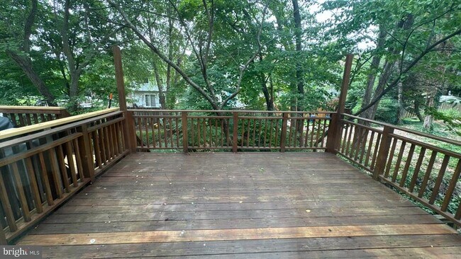 Building Photo - 6762 Ducketts Ln