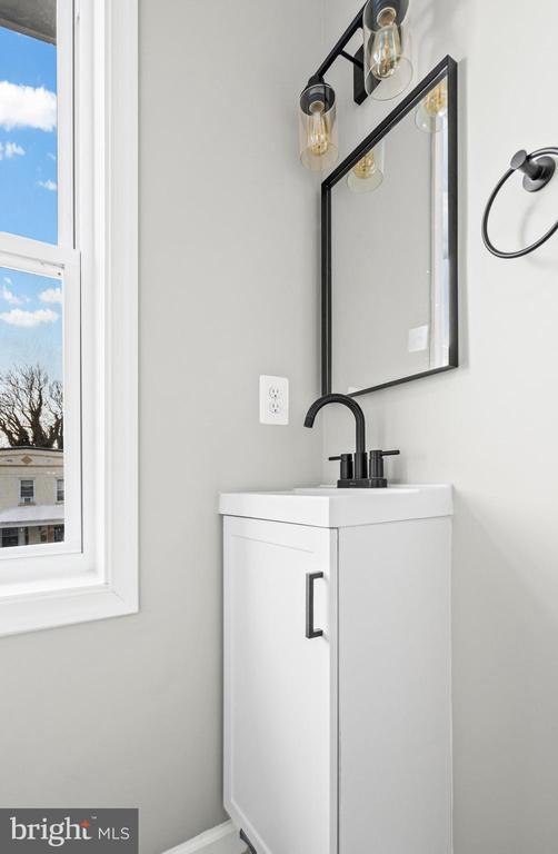 Building Photo - 3034 Arunah Ave