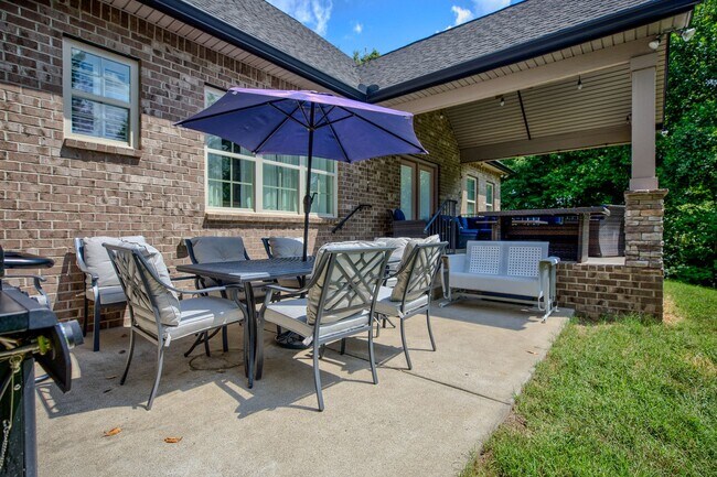 Building Photo - Fully Furnished, Short Term Rental, 1 Mont...