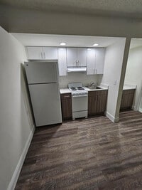 Building Photo - 18335 Ave