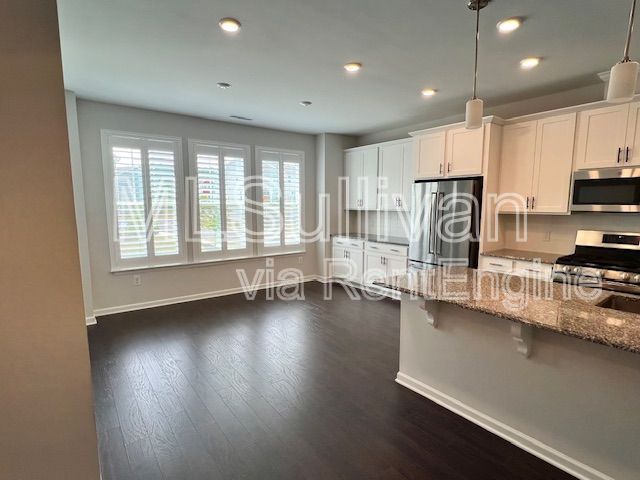 Building Photo - 1105 Commack Dr